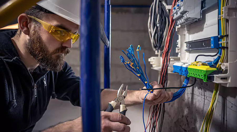 Hiring Electrical Services in Dubai: Major Considerations and a Complete Guide